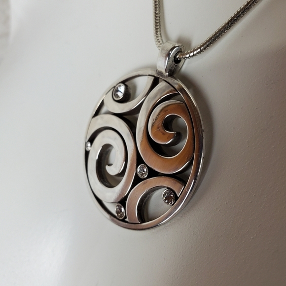 Vintage Brighton London Groove Neckline Large Circle Silver Plated Retired - Picture 5 of 10